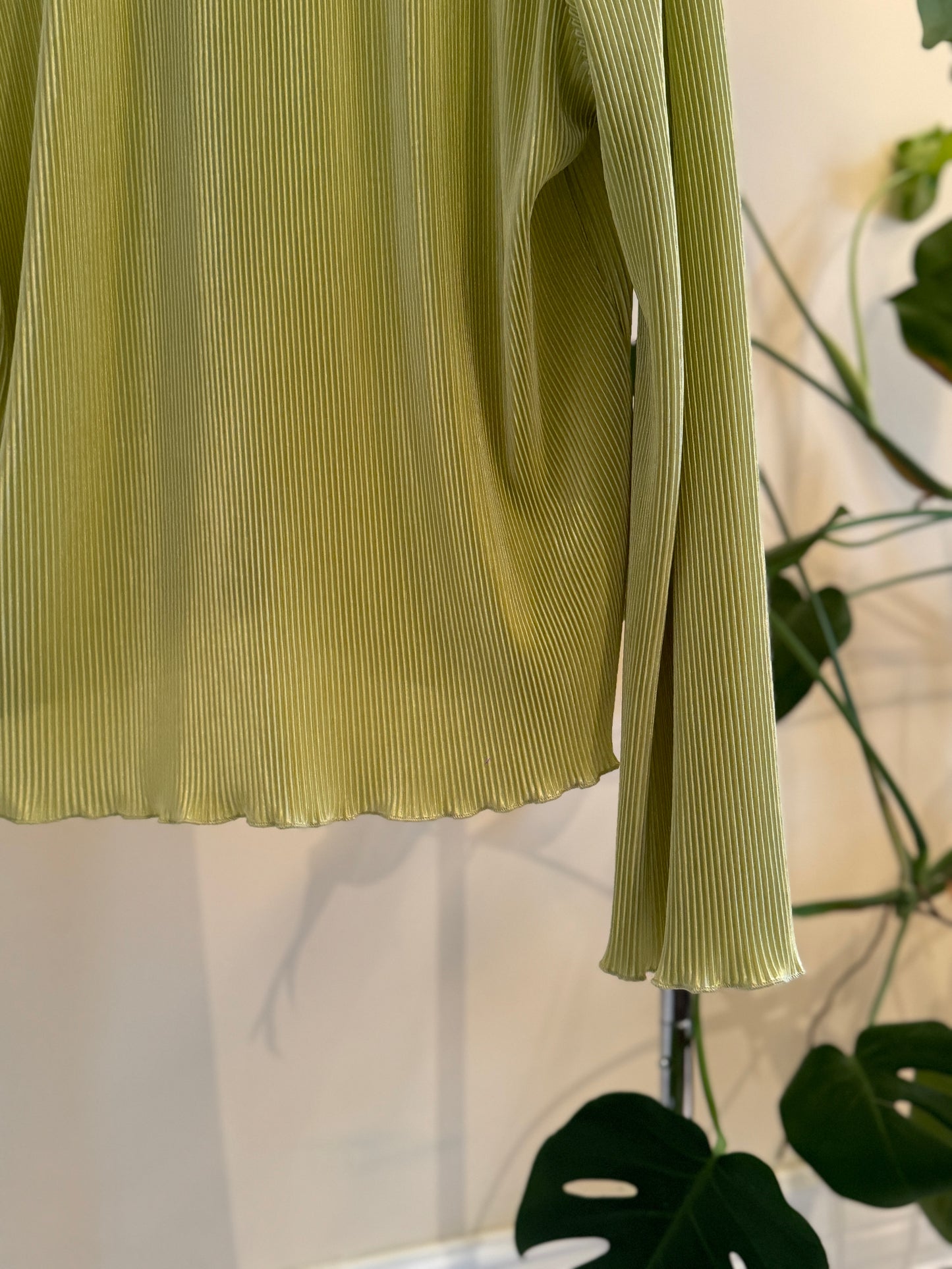 VINTAGE CHARTREUSE RIBBED TOP